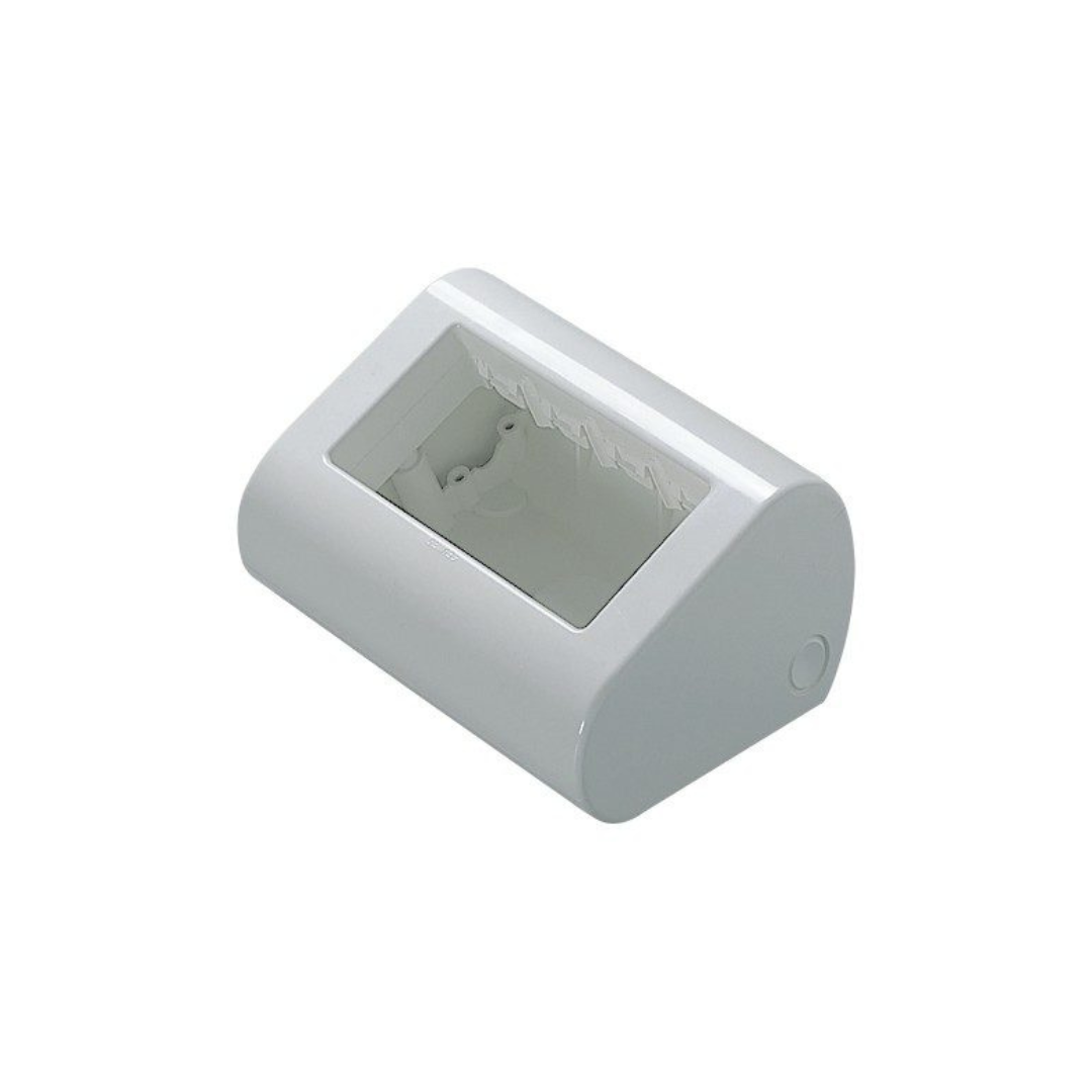 Gewiss GW24018 – Plancia Autoparante da Tavolo e Parete, 4 Posti, Bianco Nuvola, System